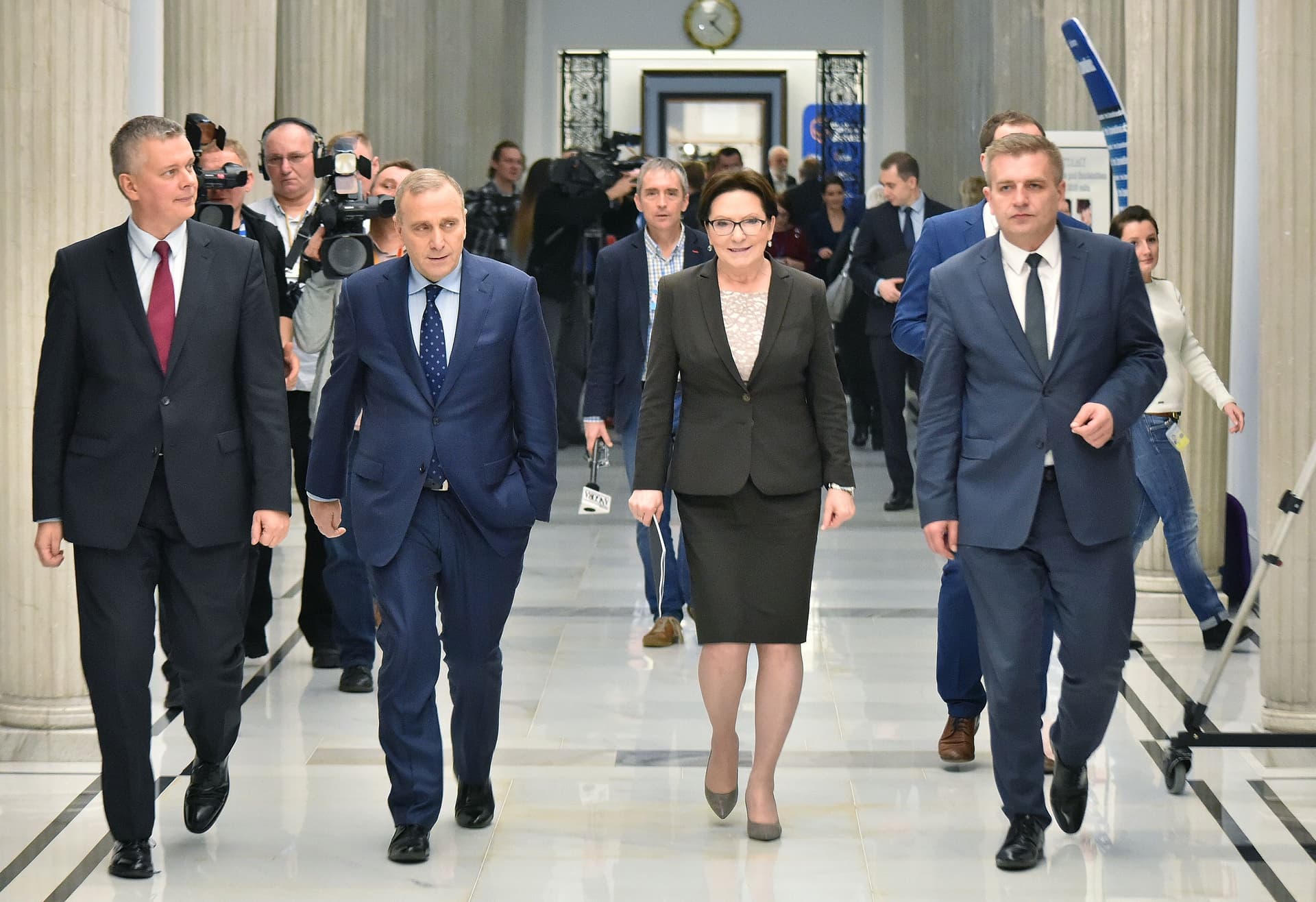 Poznaliśmy możliwy scenariusz Platformy na wybory. Opozycja zamierza doprowadzić do zamiany ustroju państwa