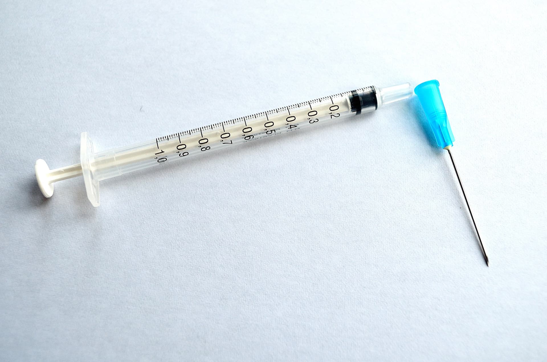 Milewski: Produkt Pfizer to lek biologiczny. Nie ma dowodów, że SARS-CoV-2 jest bardziej śmiertelny niż zwykłe wirus