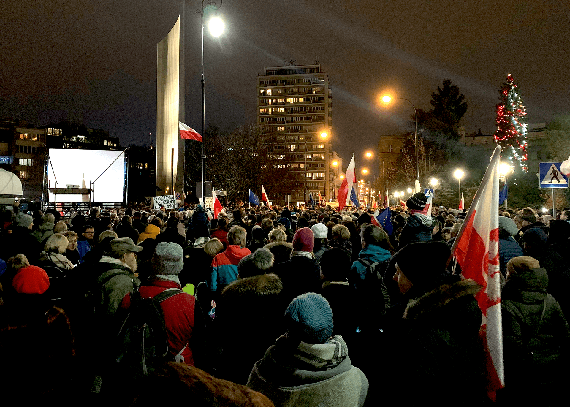 Były SBek: Nie mam sobie nic do zarzucenia – Protest pod Sejmem RP – relacja uczestników z 18.12.2019 r.