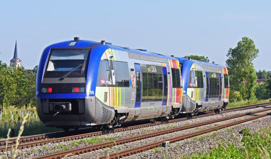 W Warszawie trwa II Kongres Rozwoju Kolei. Minister Adamczyk: Od 2021 r. podróż Kraków-Katowice w 55 minut