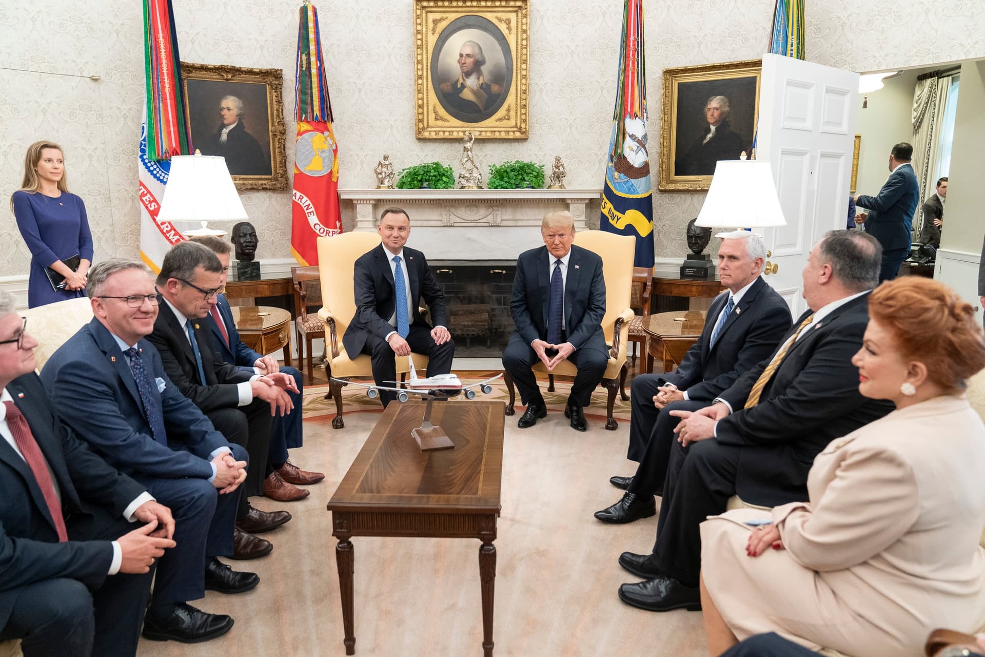 Wizyta w USA. Lenart: To sygnał dla Rosji, że Polska staje się silniejsza. Cetliński: Trump myślał typowo o interesach