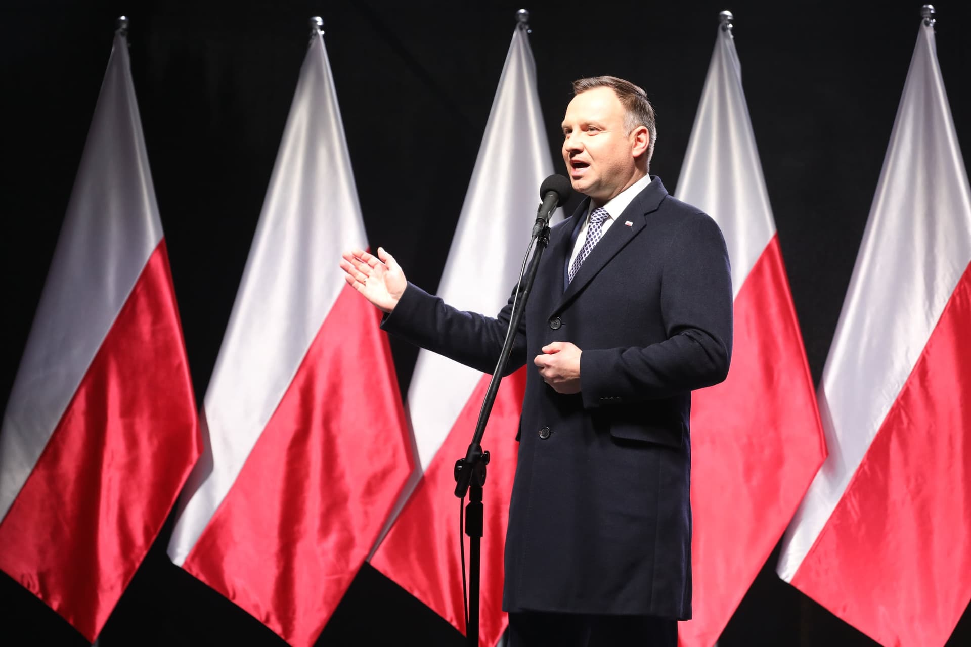 Prezydent Andrzej Duda: Na kolanach dziękuję wszystkim, którzy przez dziesięciolecia walczyli o wolność i siłę Polski