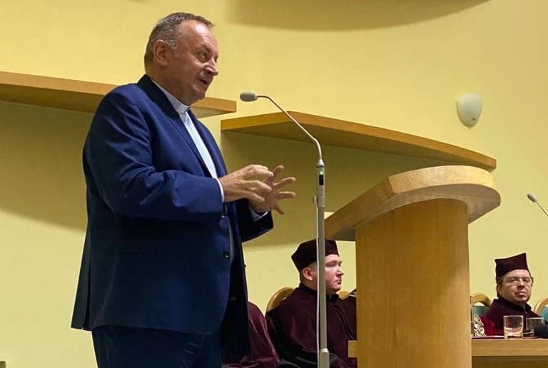 Ks. prof. Waldemar Cisło: papież Franciszek często podkreślał, że żadna religia nie może nawoływać do zabijania
