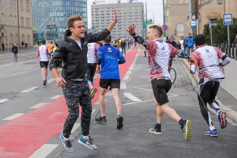 Porozmawiajmy o Sporcie: popularny Damian Bąbol opowiada o parodiowaniu i daje próbkę swojego talentu – 29.01.2023 r.
