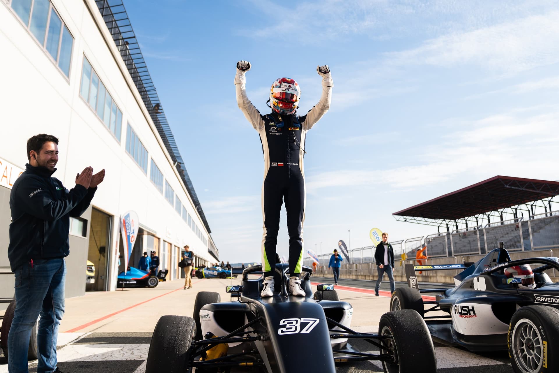 Kacper Sztuka królem Paul Ricard – trzy zwycięstwa z rzędu we włoskiej Formule 4