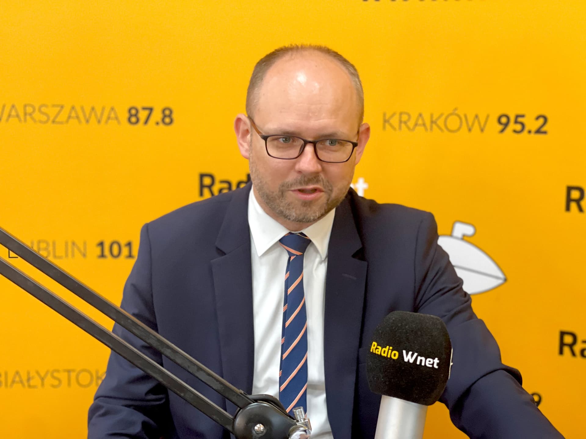 Marcin Przydacz: politycy KO wykorzystują polski mundur dla swoich niecnych celów