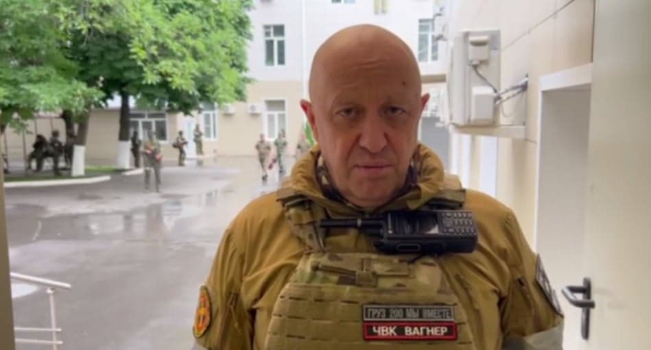 „Kronika Paryska” Piotra Witta: Udane zamachy mafia wybacza, ale okazanej słabości nie wybacza nigdy