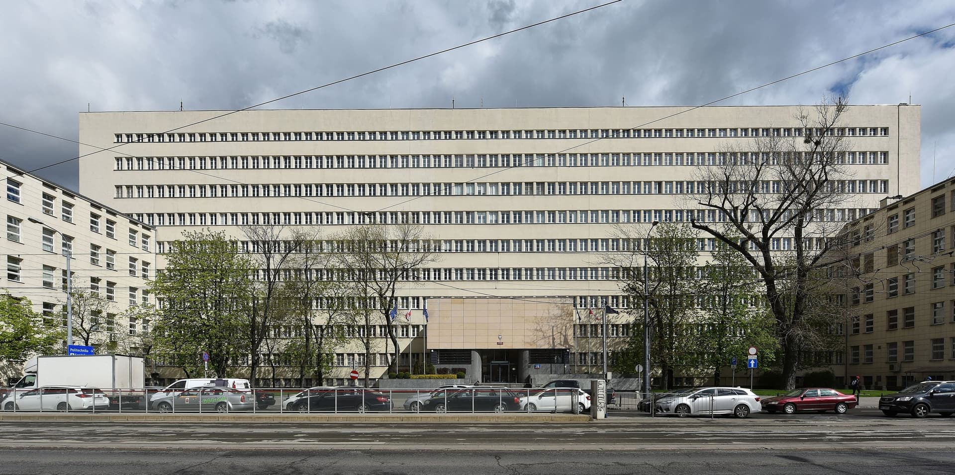 Szpieg czy zasłona dymna? Pułkownik Kozłowski o zatrzymaniu w MON o kryzysie zaufania w polskich służbach