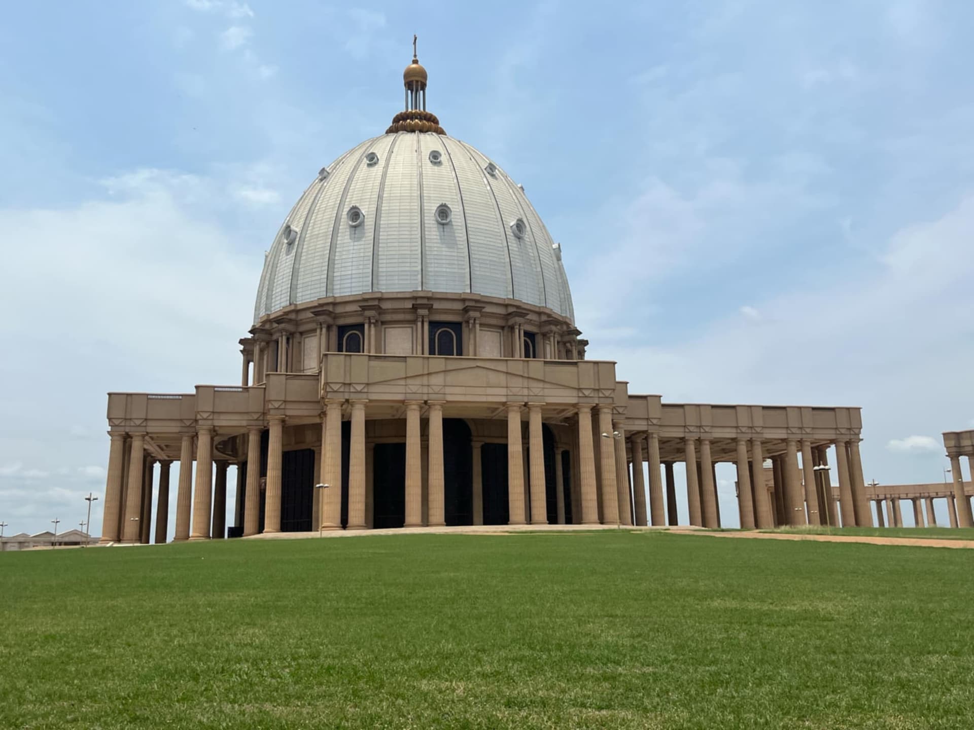 Br. Zbigniew Kłos: Tylko trzy lata budowano największy kościół na świecie