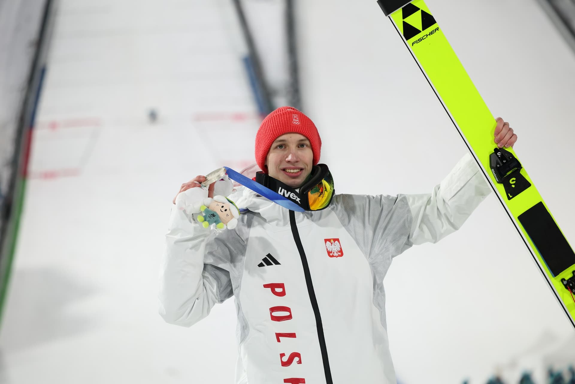 „Aniołowie dmuchali mu pod narty”. Podsumowanie wspaniałego olimpijskiego występu Kacpra Tomasiaka
