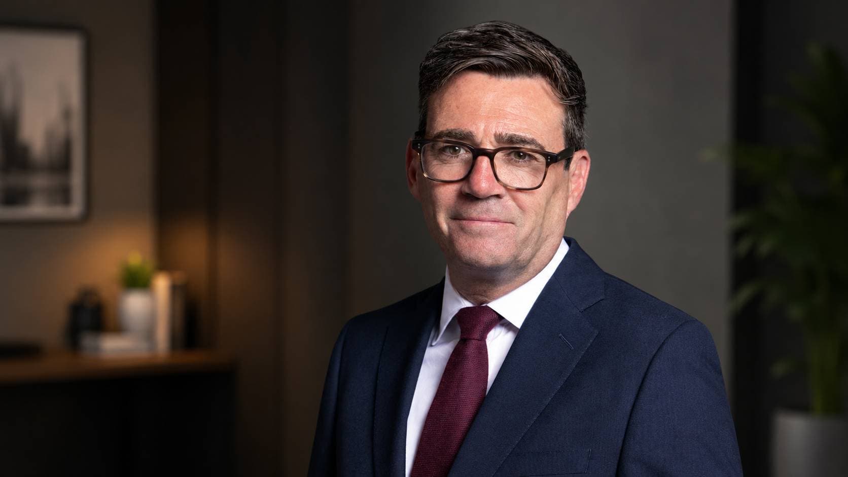 Nienawidzi parasolek, a jego żona szukała miłości w telewizji. Kim jest Andy Burnham – nowy premier Wielkiej Brytanii?
