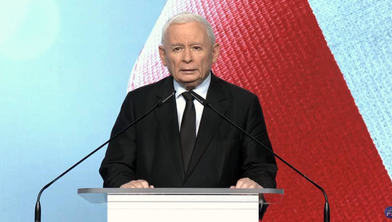 Około 30 posłów odchodzi z PiS. Kaczyński zapowiada twarde decyzje
