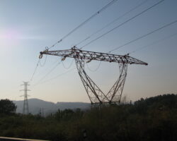 Linie energetyczne/Fot. Wikimedia Commons