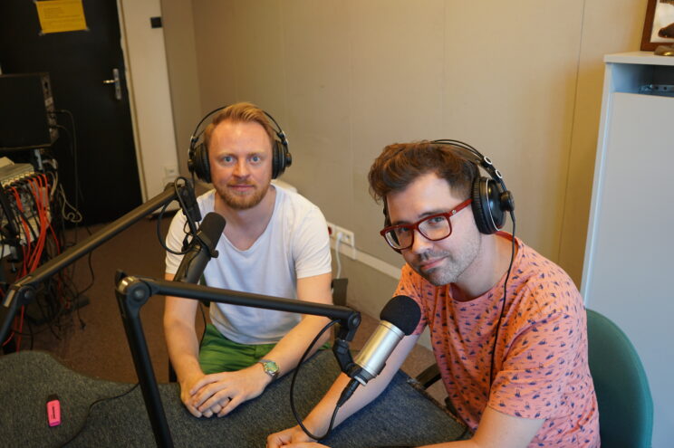 Piotr Olczyk i Janusz Mirowski w studio Radio WNET