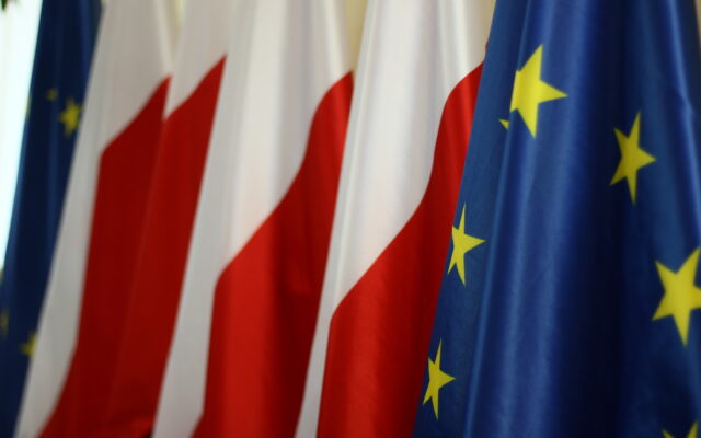 Flaga Polski i Unii Europejskiej / Fot. Konrad Tomaszewski, Radio WNET