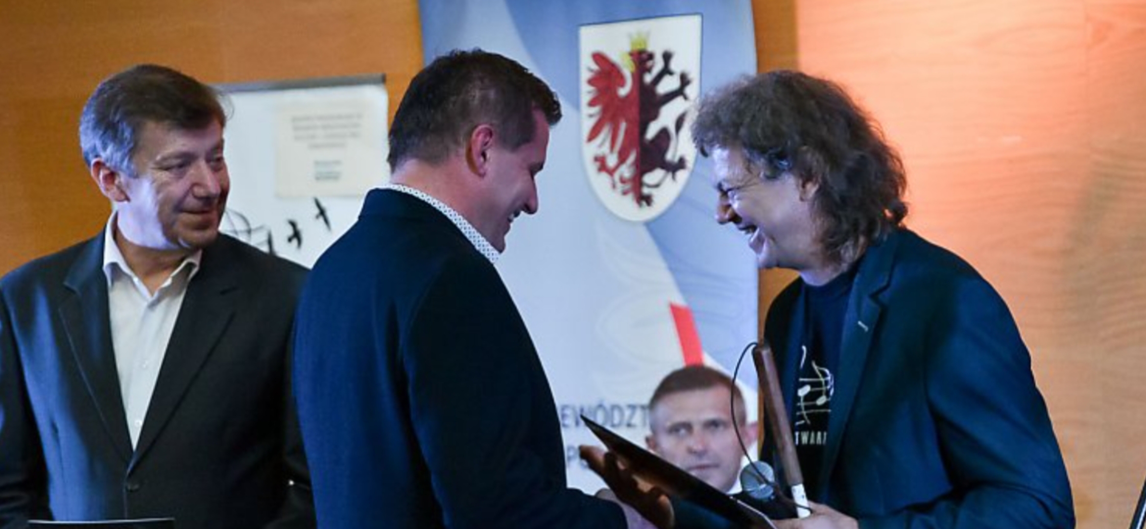 Grzegorz Dudziński (niewidomy organizator koncertów niewidzialnych) pyta: dlaczego minister cofnął dotację na XIX Festiwal im. Jacka Kaczmarskiego?